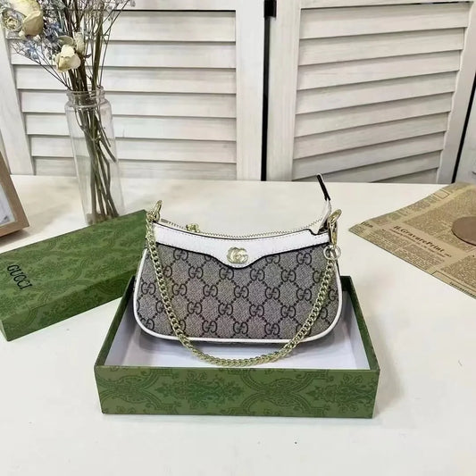 حقيبة GUCCI لون ابيض