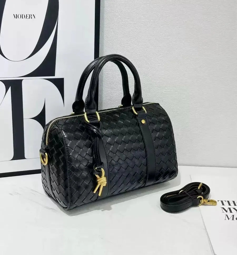 حقيبة نسائية BOTTEGA لون اسود