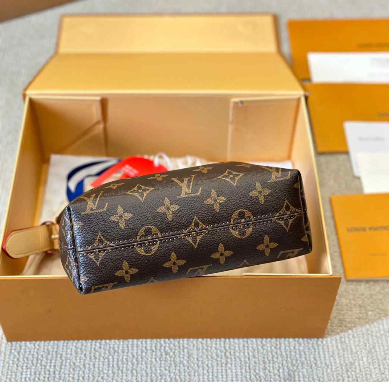 Louis Vuitton Easy Pouch