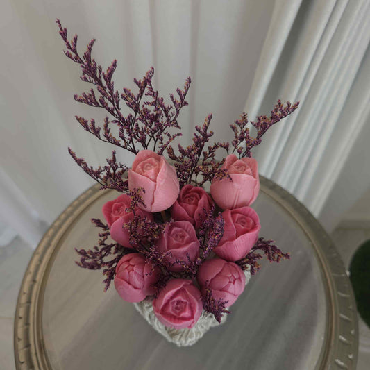 مزهرية اسمنت على شكل جذع شجرة مع ورد شمع معطر | Cement Tree Trunk Vase with Scented Wax Flower