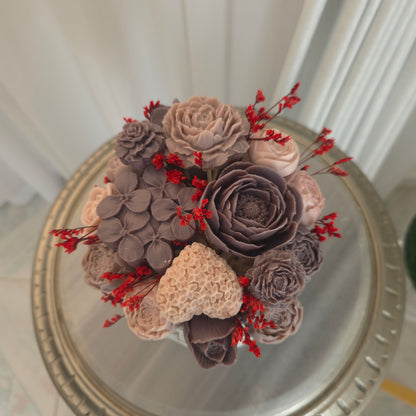 مزهرية إسمنتية فاخرة مع ورد شمع معطر | Luxury Cement Vase with Scented Wax Flowers
