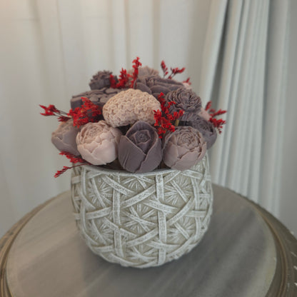 مزهرية إسمنتية فاخرة مع ورد شمع معطر | Luxury Cement Vase with Scented Wax Flowers