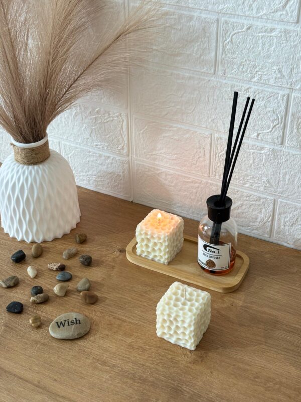 Honey Cube Candle (2)
